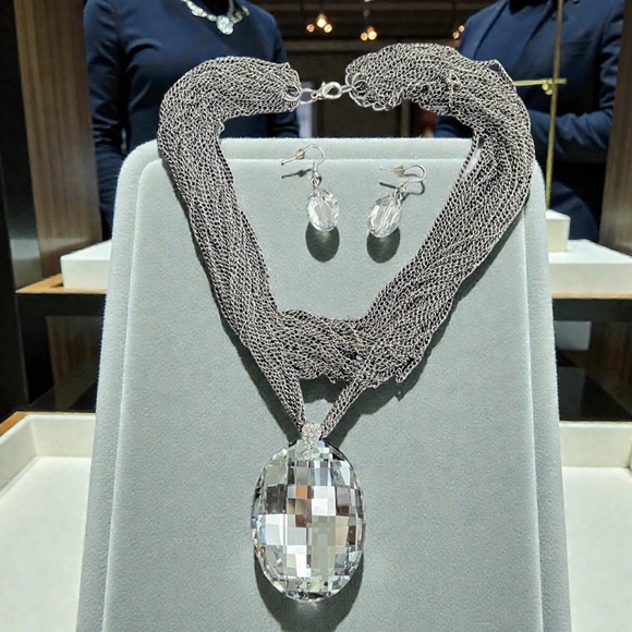 Jewelry - Elegant Silver Necklace and Earring Set